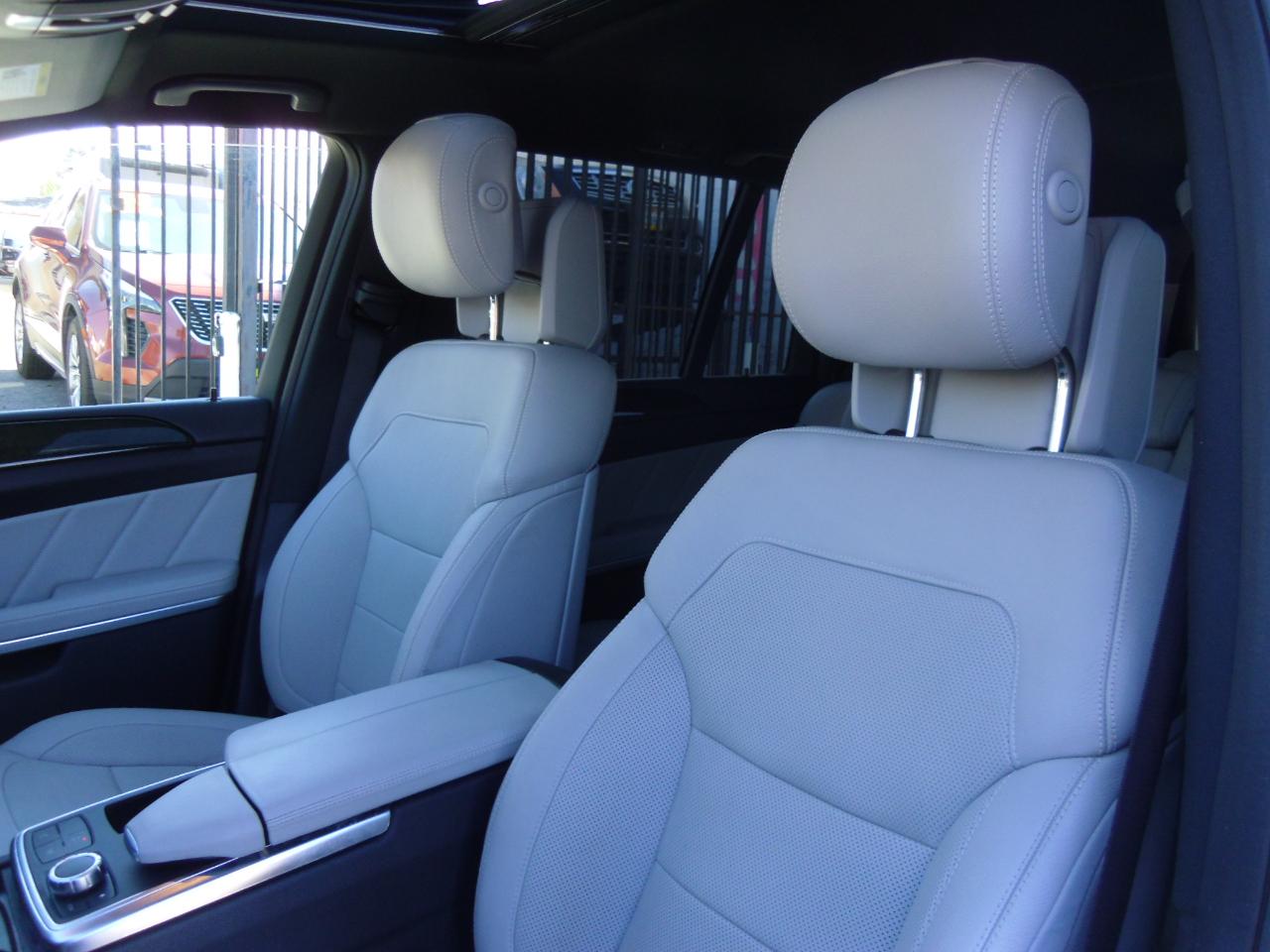 Mercedes-Benz GL 4MATIC 4dr GL 550 2016