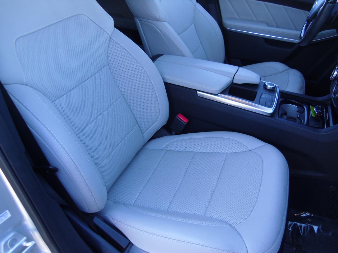 Mercedes-Benz GL 4MATIC 4dr GL 550 2016