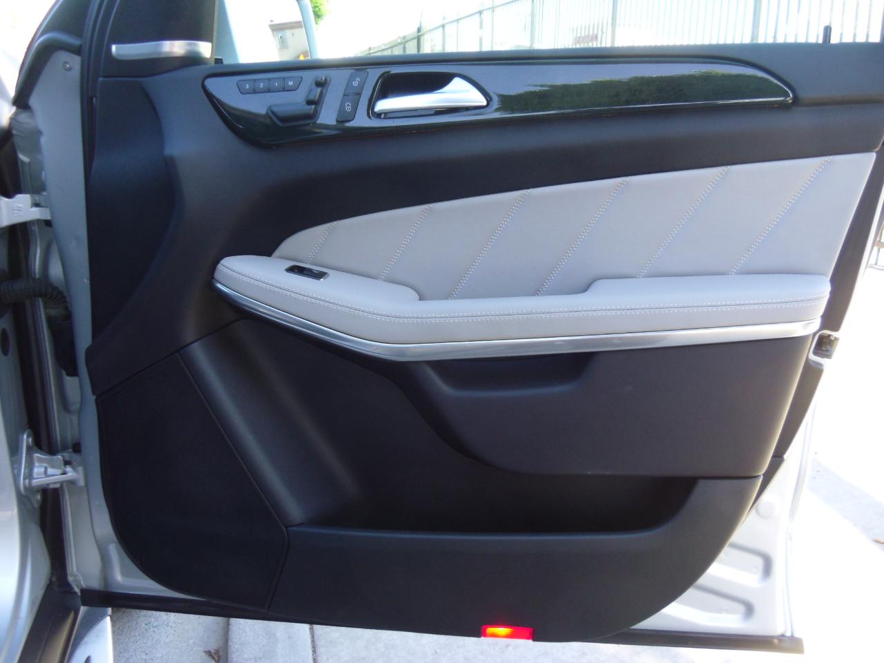 Mercedes-Benz GL 4MATIC 4dr GL 550 2016