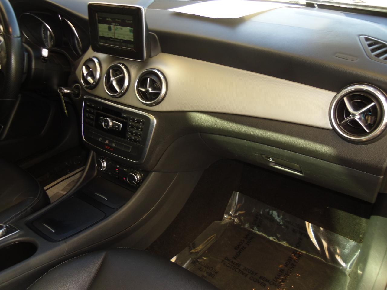 Mercedes-Benz GLA-Class FWD 4dr GLA 250 2015