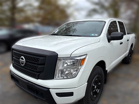 2022 Nissan Titan S Crew Cab 4WD