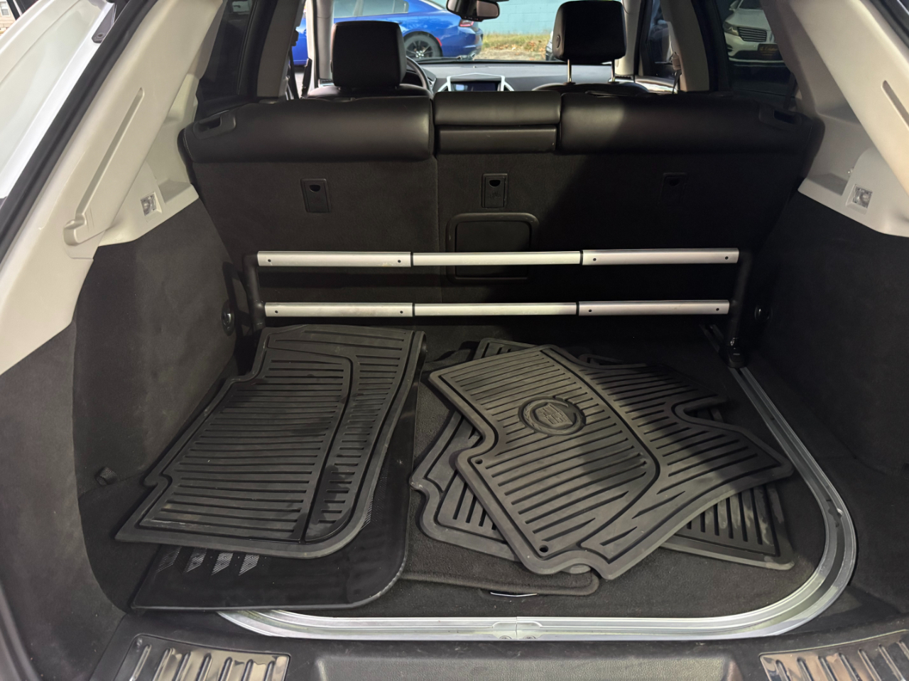 2014 Cadillac SRX Luxury photo 2