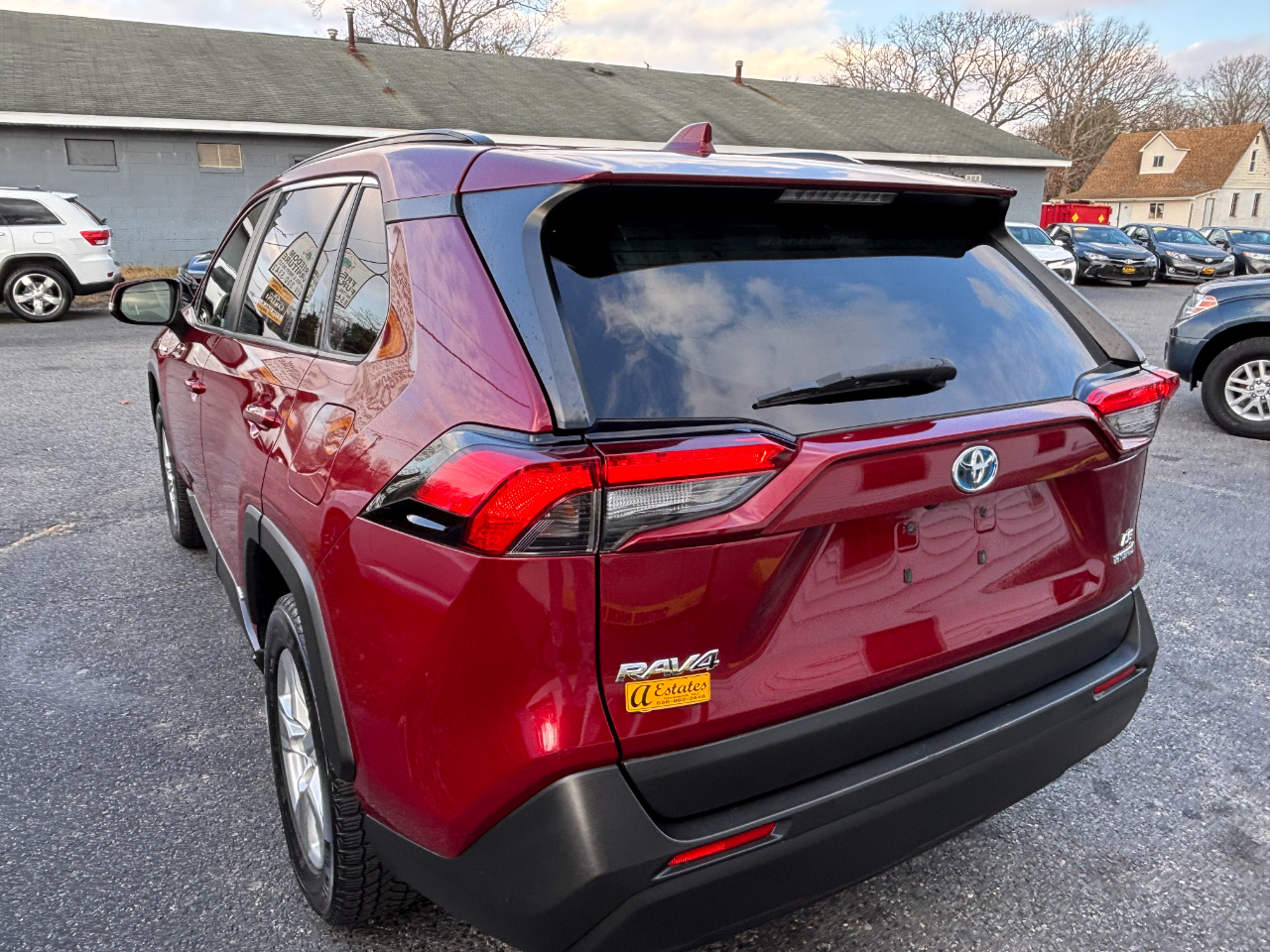 2020 Toyota RAV4 Hybrid LE photo 4