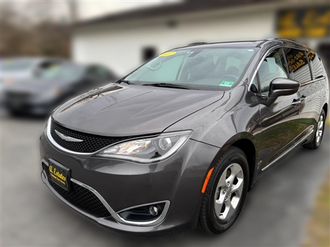 2017 Chrysler Pacifica Touring-L Plus