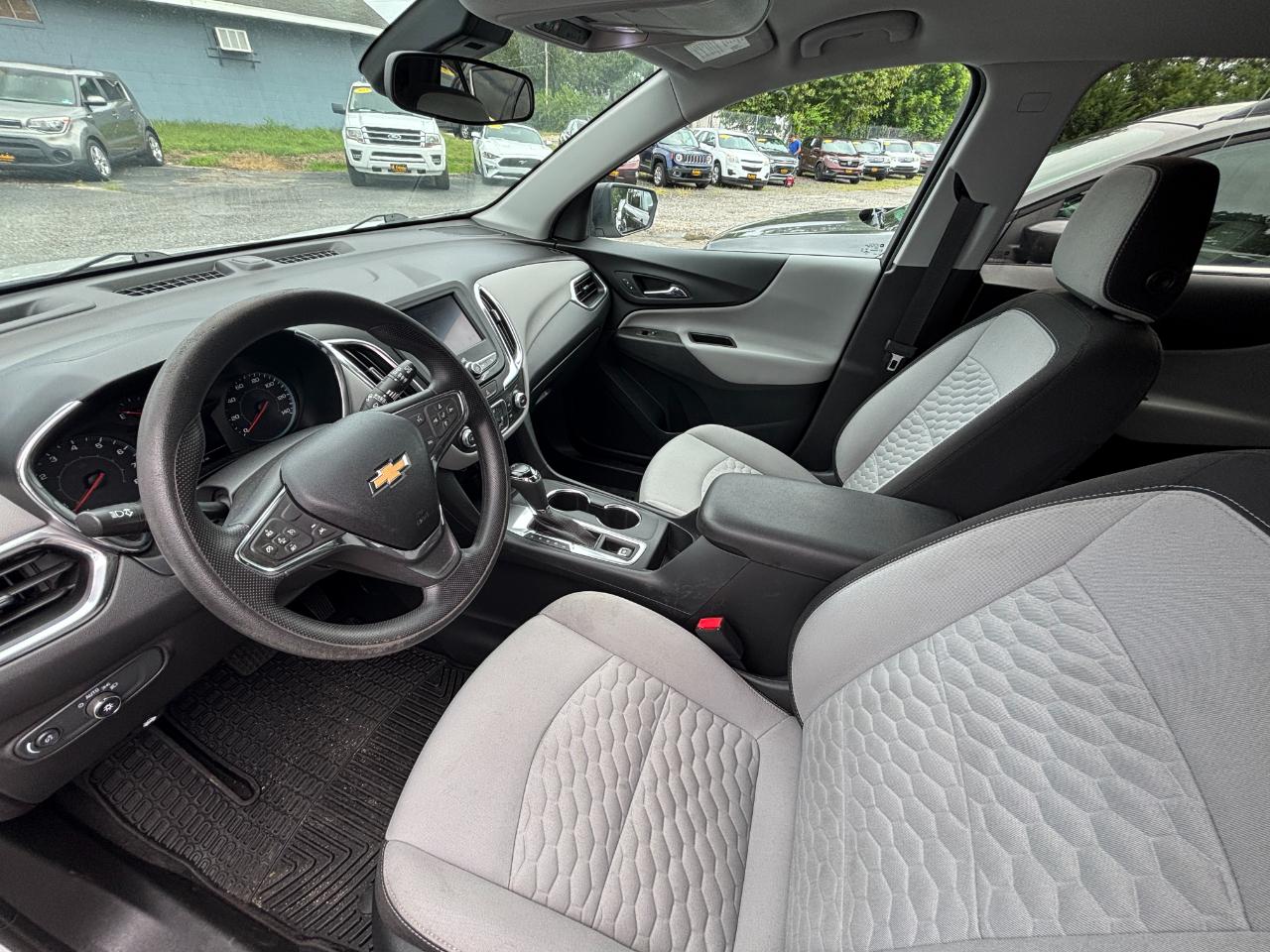 2020 Chevrolet Equinox LS - Photo 8