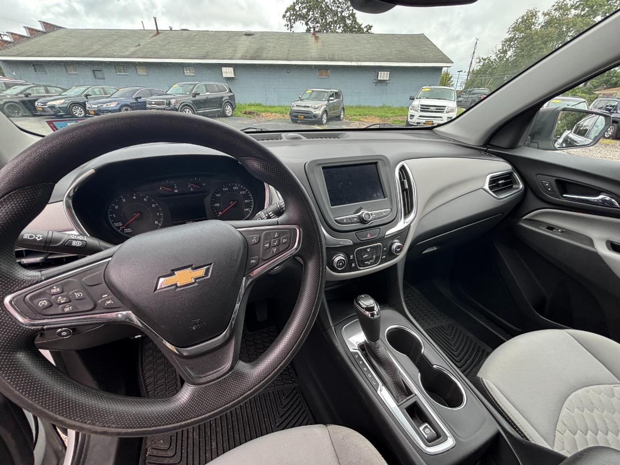 2020 Chevrolet Equinox LS - Photo 10