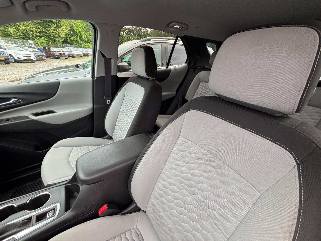2020 Chevrolet Equinox LS - Photo 11