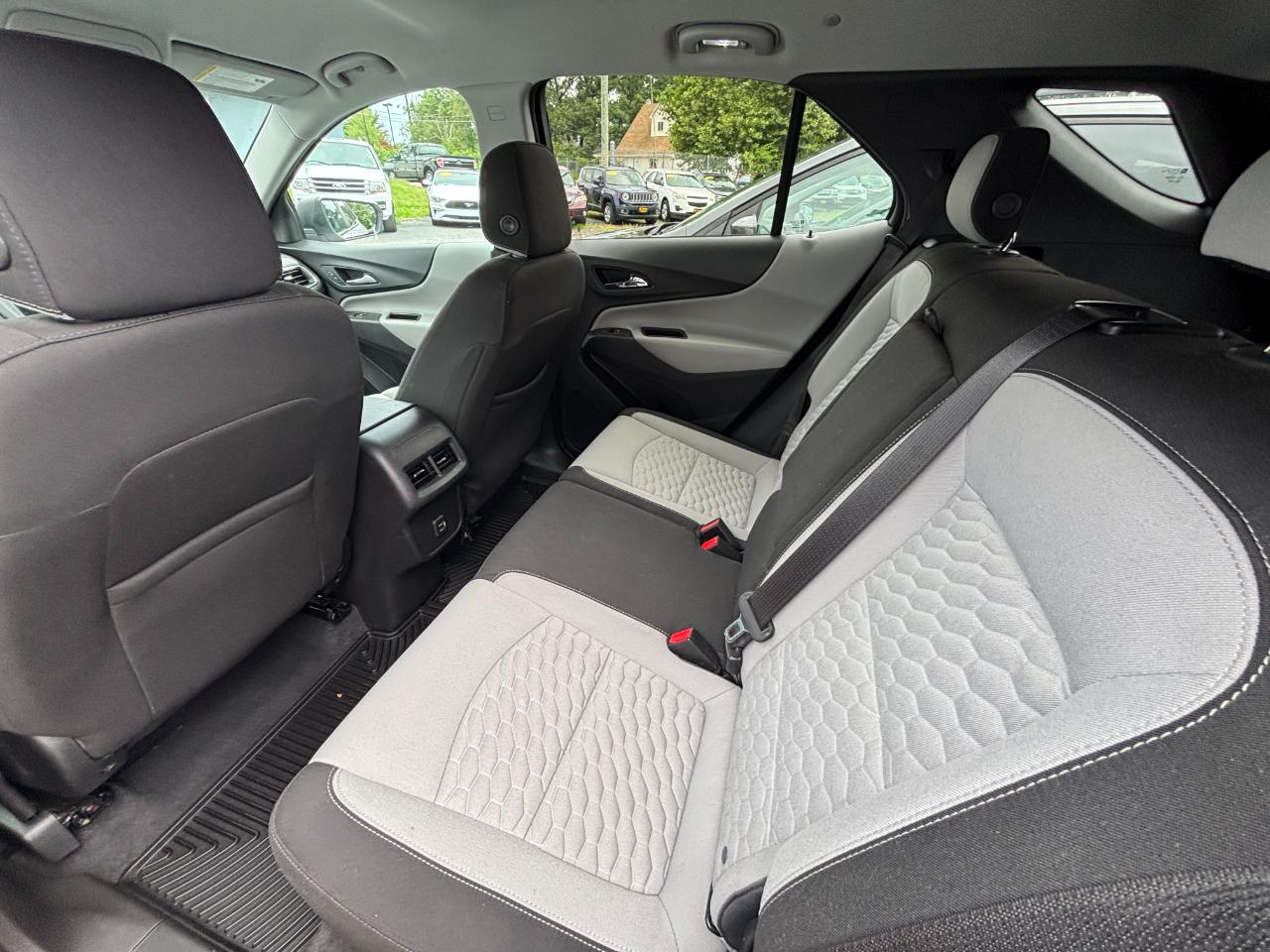 2020 Chevrolet Equinox LS - Photo 12
