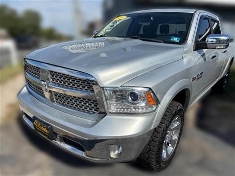 2018 RAM 1500 Laramie Crew Cab LWB 4WD