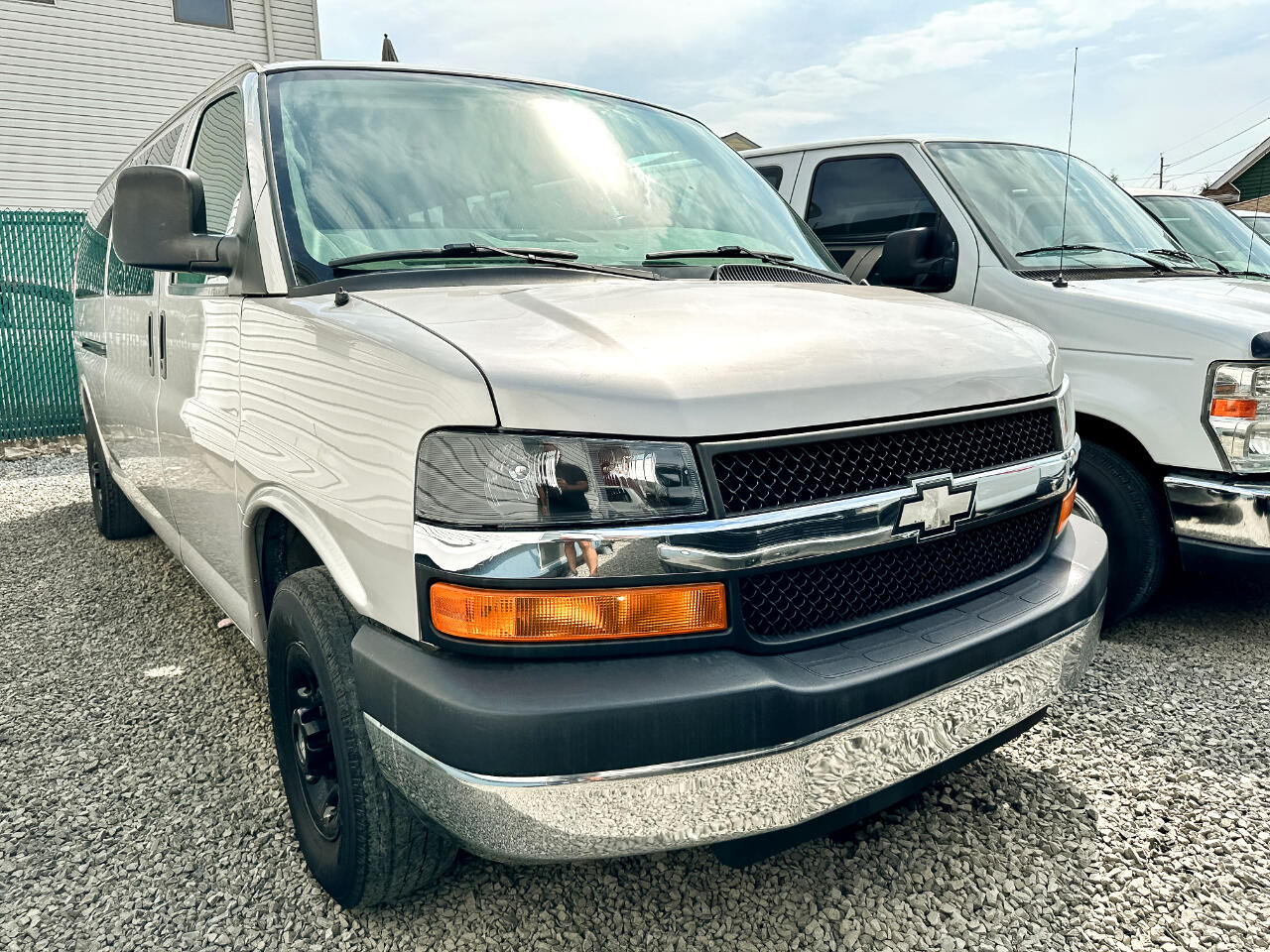 Chevrolet Express LS 3500 Extended 2009