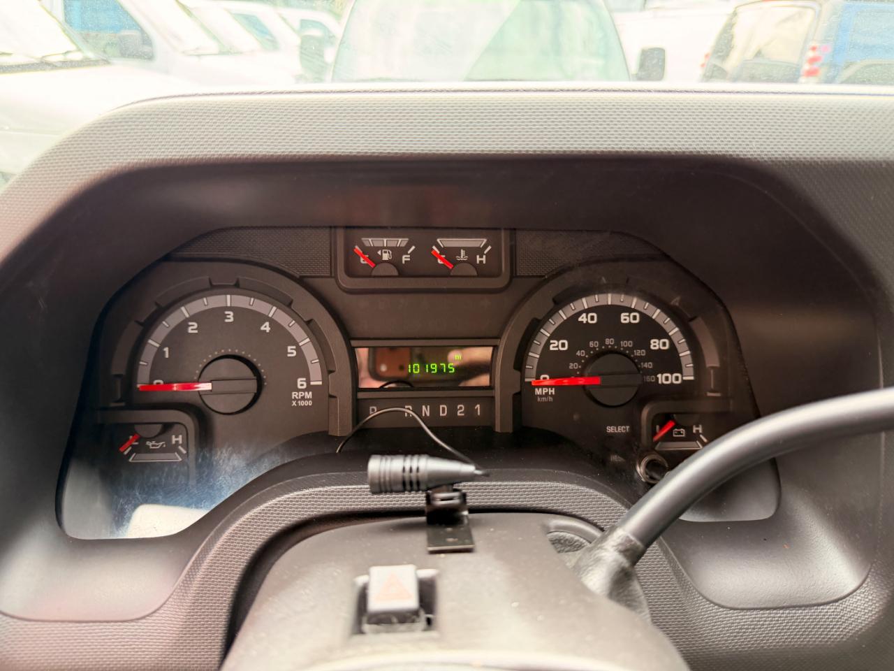 Ford Econoline E-350 XL Super Duty 2012