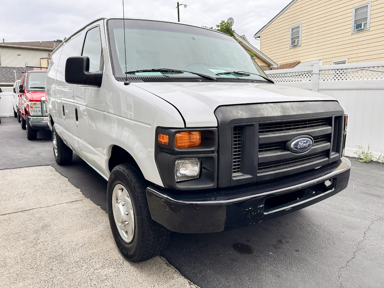 2013 Ford E-Series Econoline Van Commercial's photo