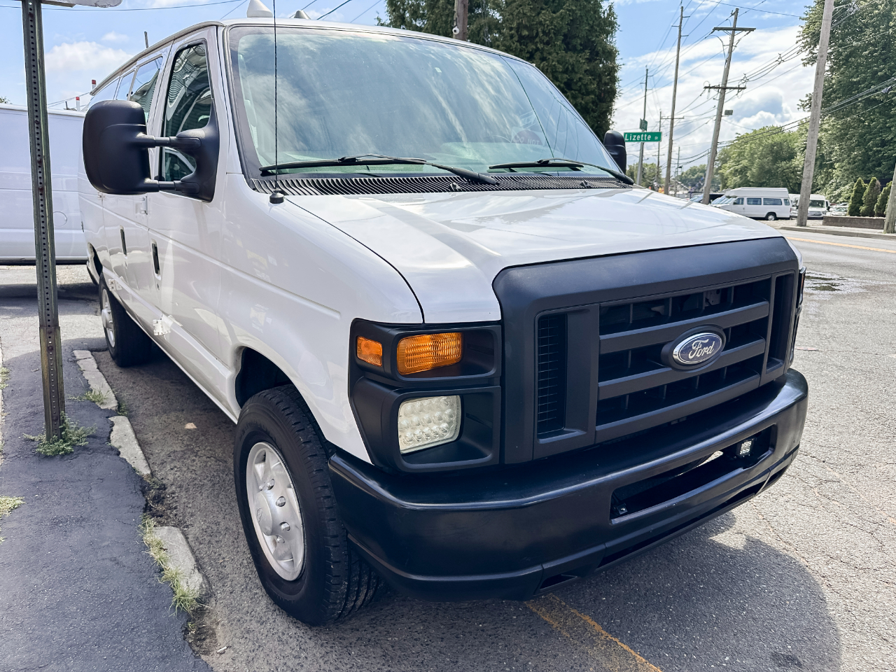 2011 Ford E-Series Econoline Van Commercial's photo