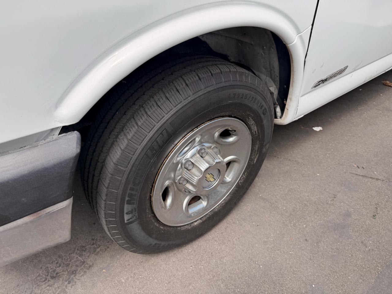 Chevrolet Express LT 3500 Extended 2012