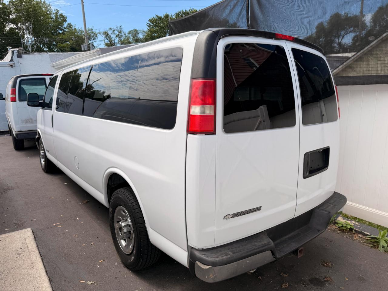 Chevrolet Express LT 3500 Extended 2012