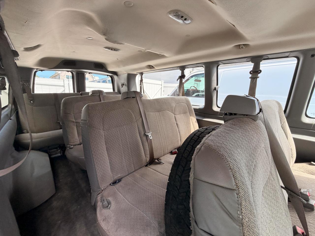 Chevrolet Express LT 3500 Extended 2012