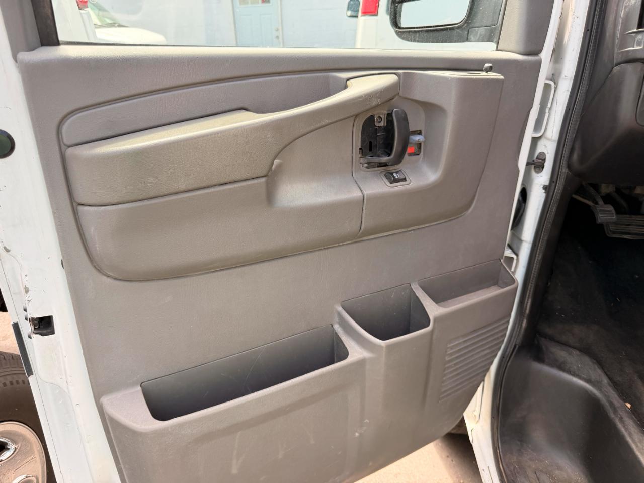Chevrolet Express LT 3500 Extended 2012