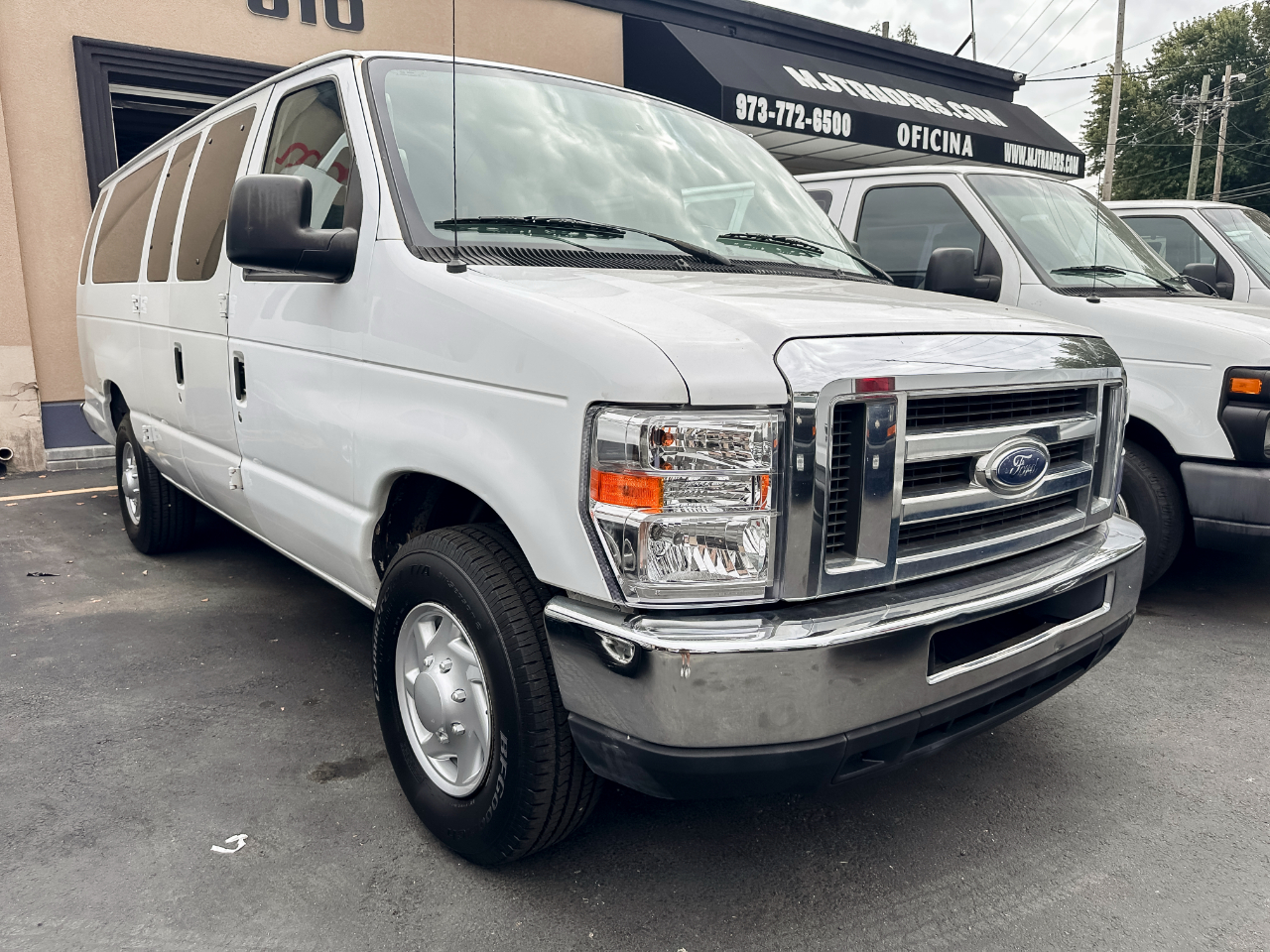 2009 Ford E-Series Econoline Wagon XL's photo