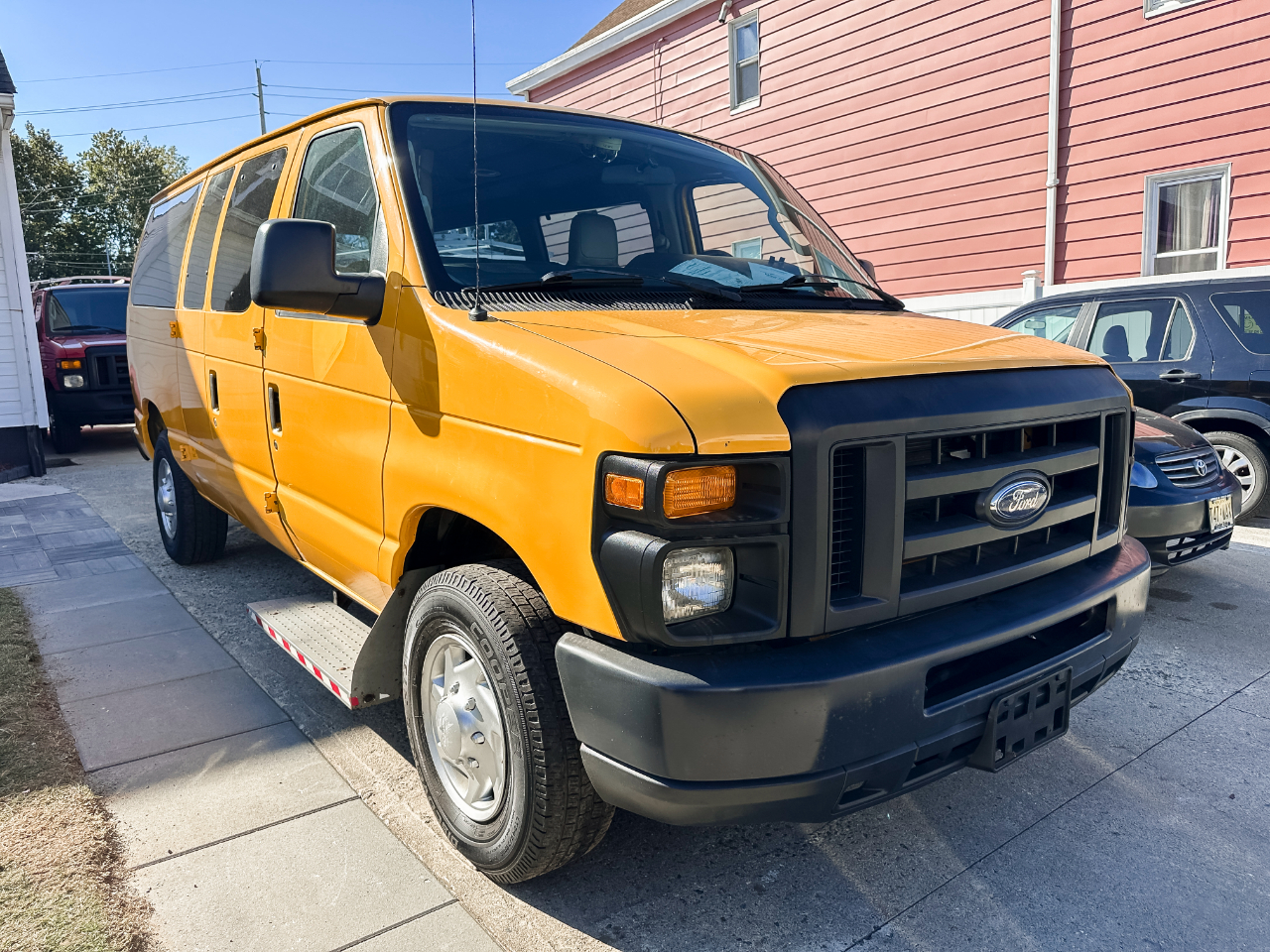 2013 Ford E-Series Econoline Van Commercial's photo