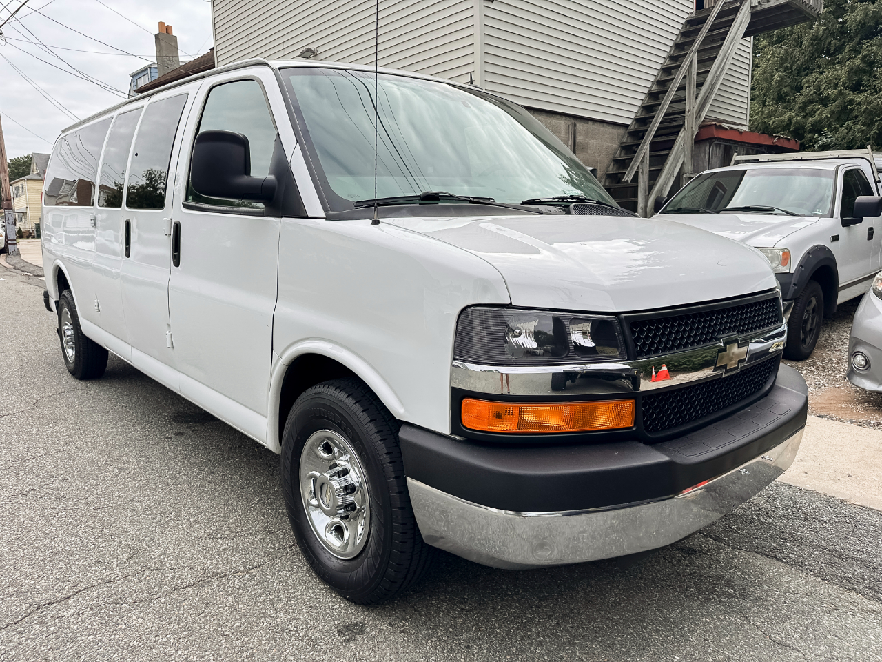 2014 Chevrolet Express Passenger LS's photo
