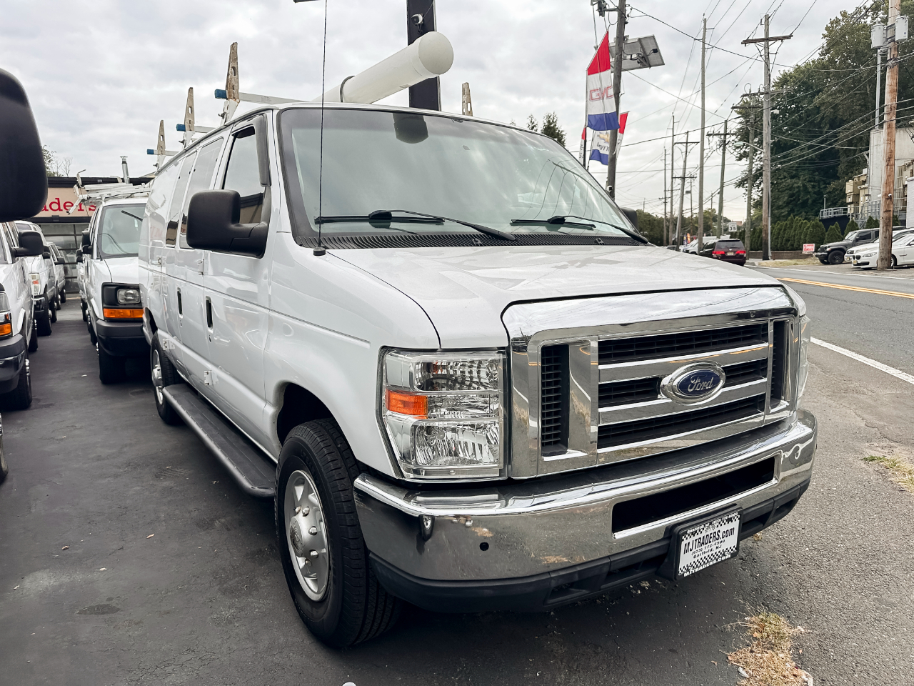 2013 Ford E-Series Econoline Van Commercial's photo