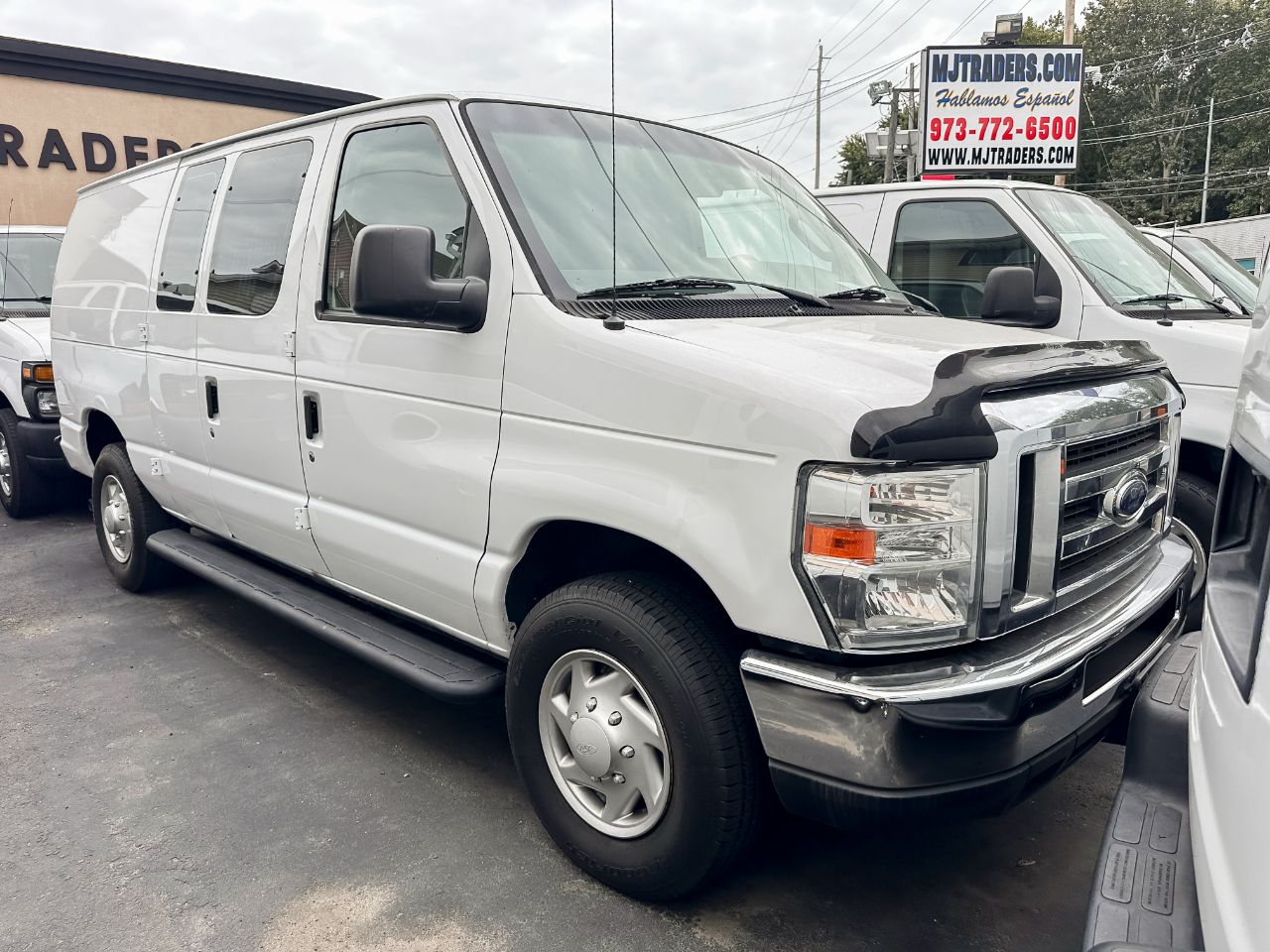 2013 Ford E-Series Econoline Van Commercial's photo