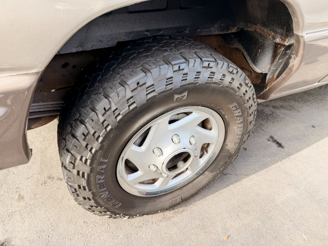 Ford Econoline Wagon E-350 XL Super Duty 2002