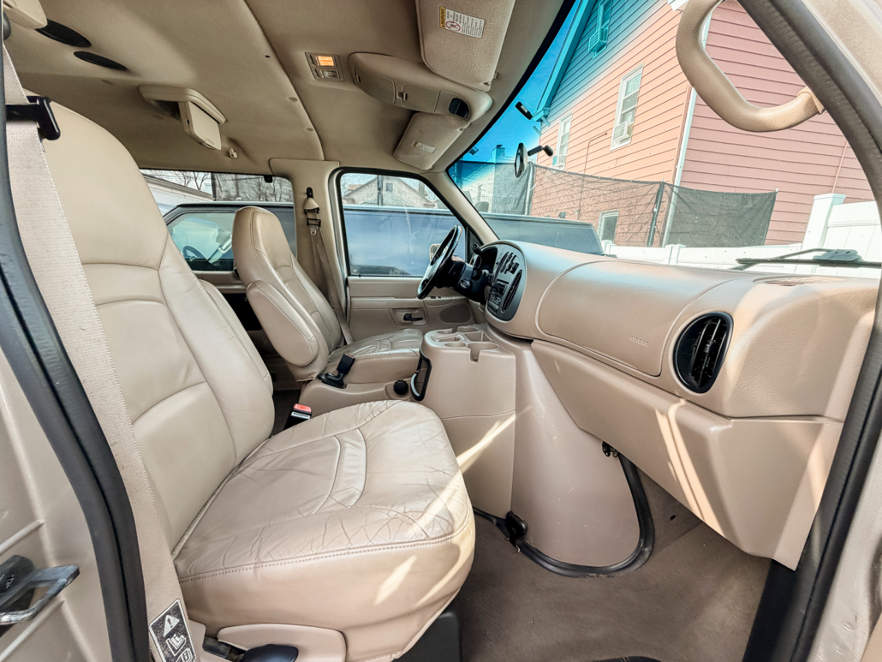 Ford Econoline Wagon E-350 XL Super Duty 2002