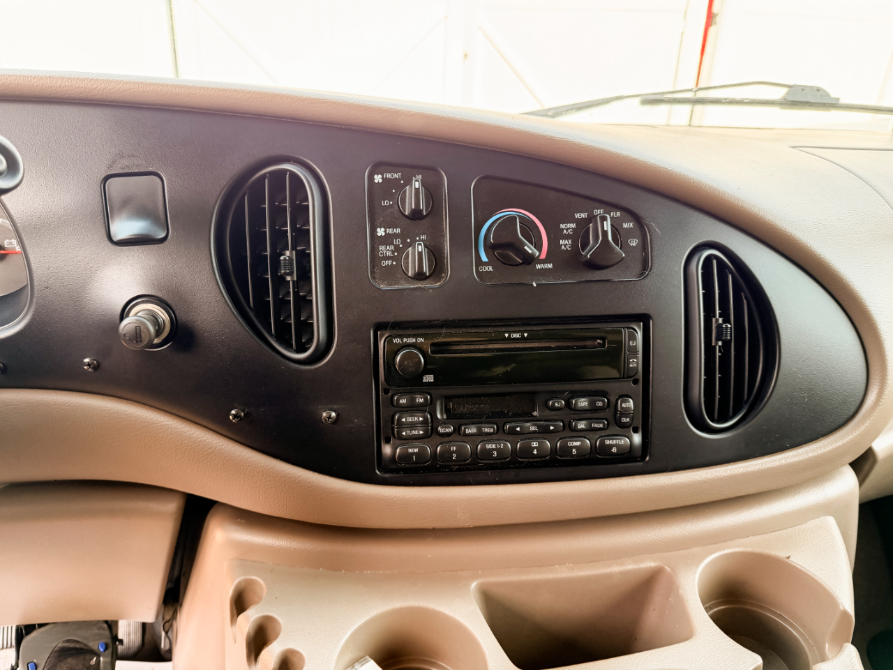 Ford Econoline Wagon E-350 XL Super Duty 2002