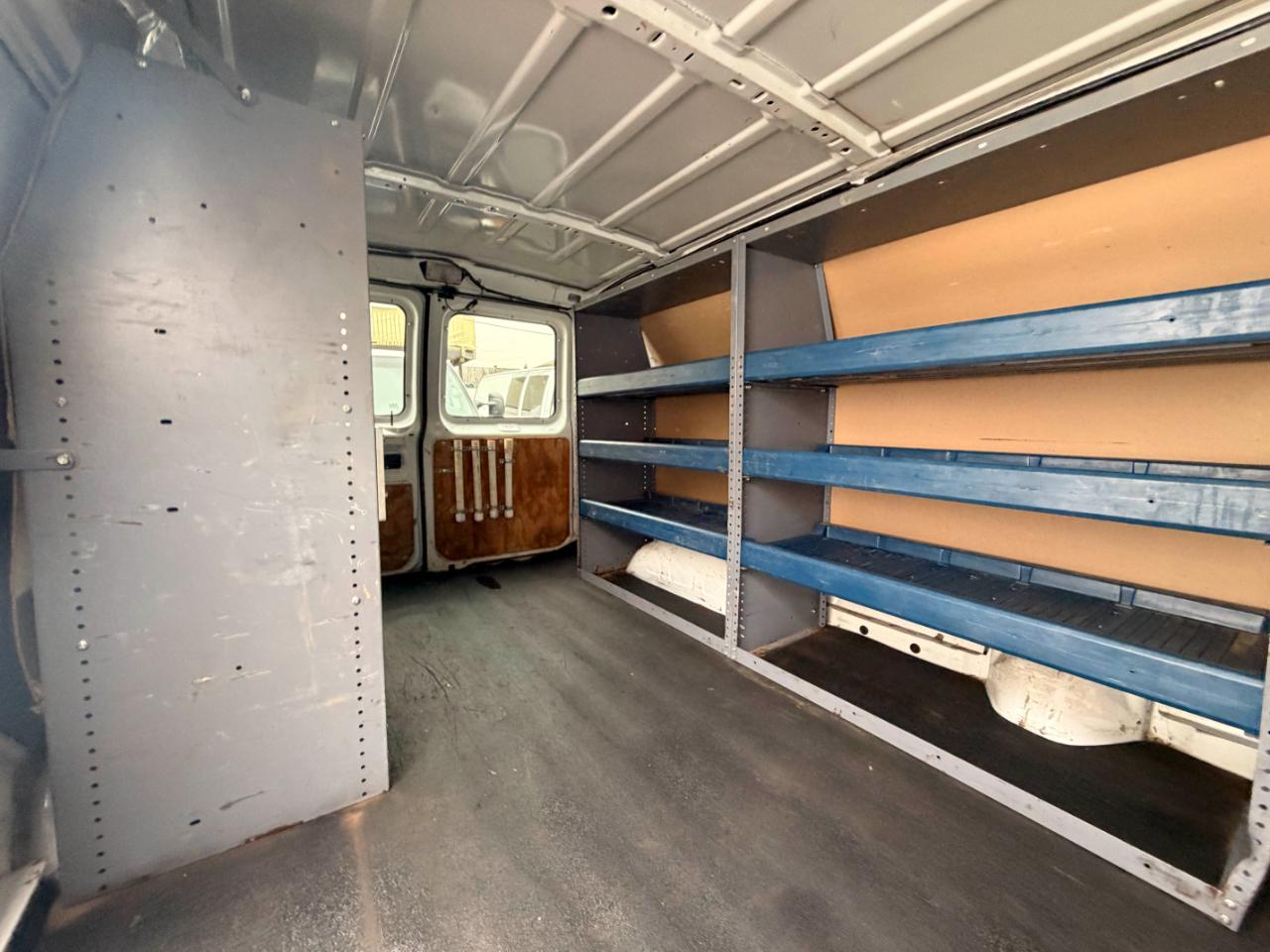 Ford Econoline E-150 2012