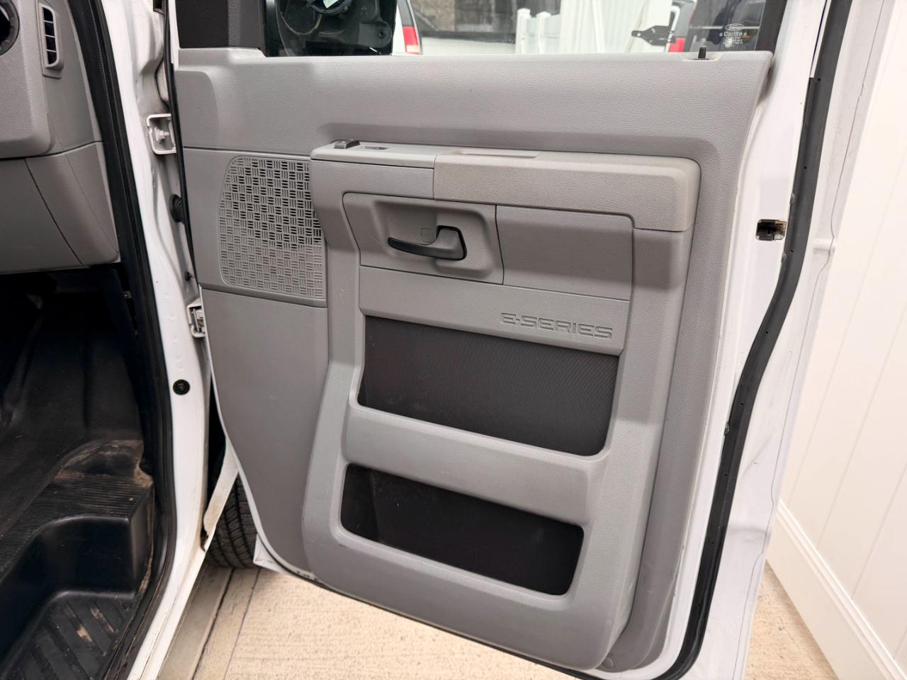 Ford Econoline E-150 2012