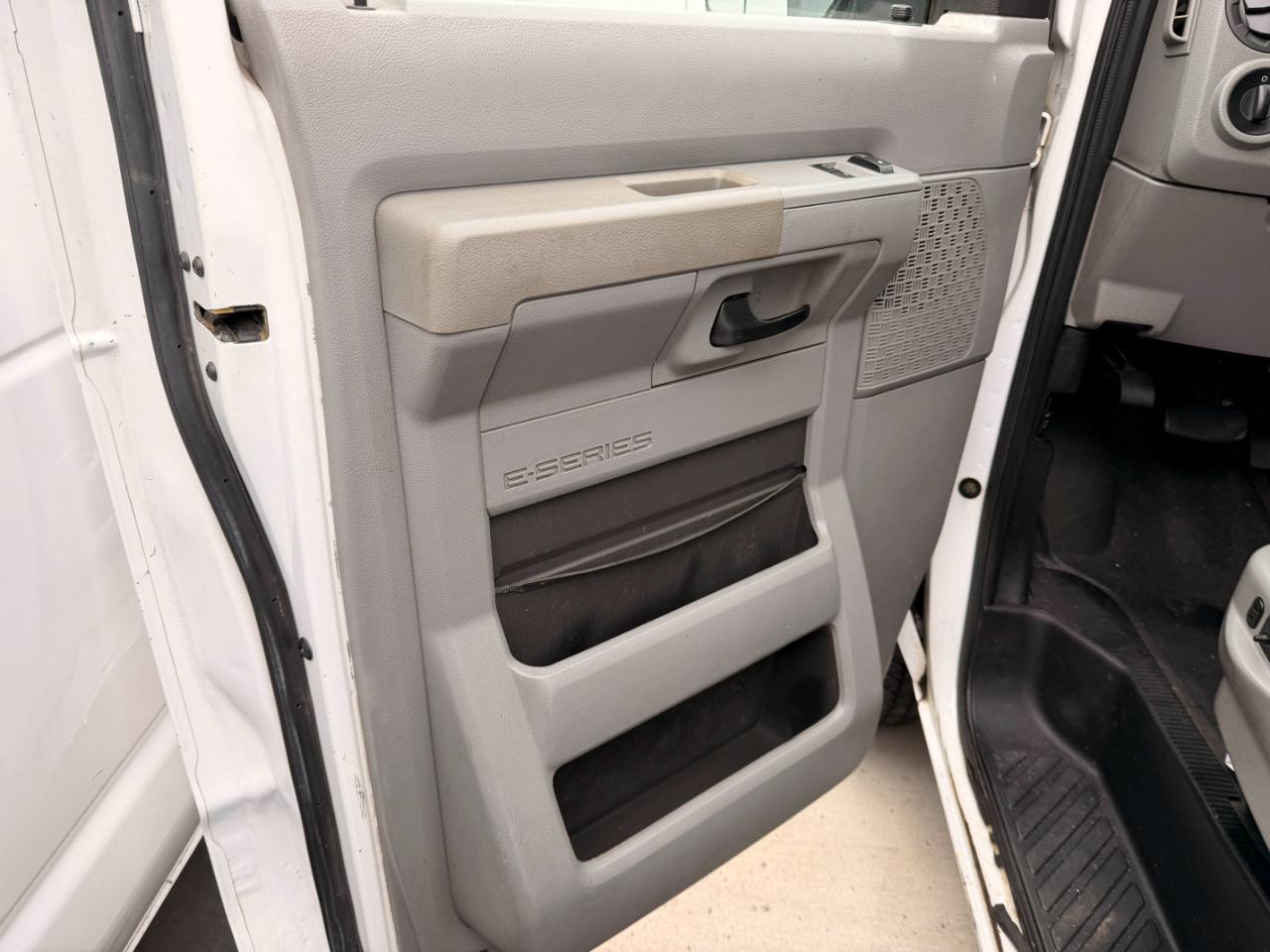 Ford Econoline E-150 2012