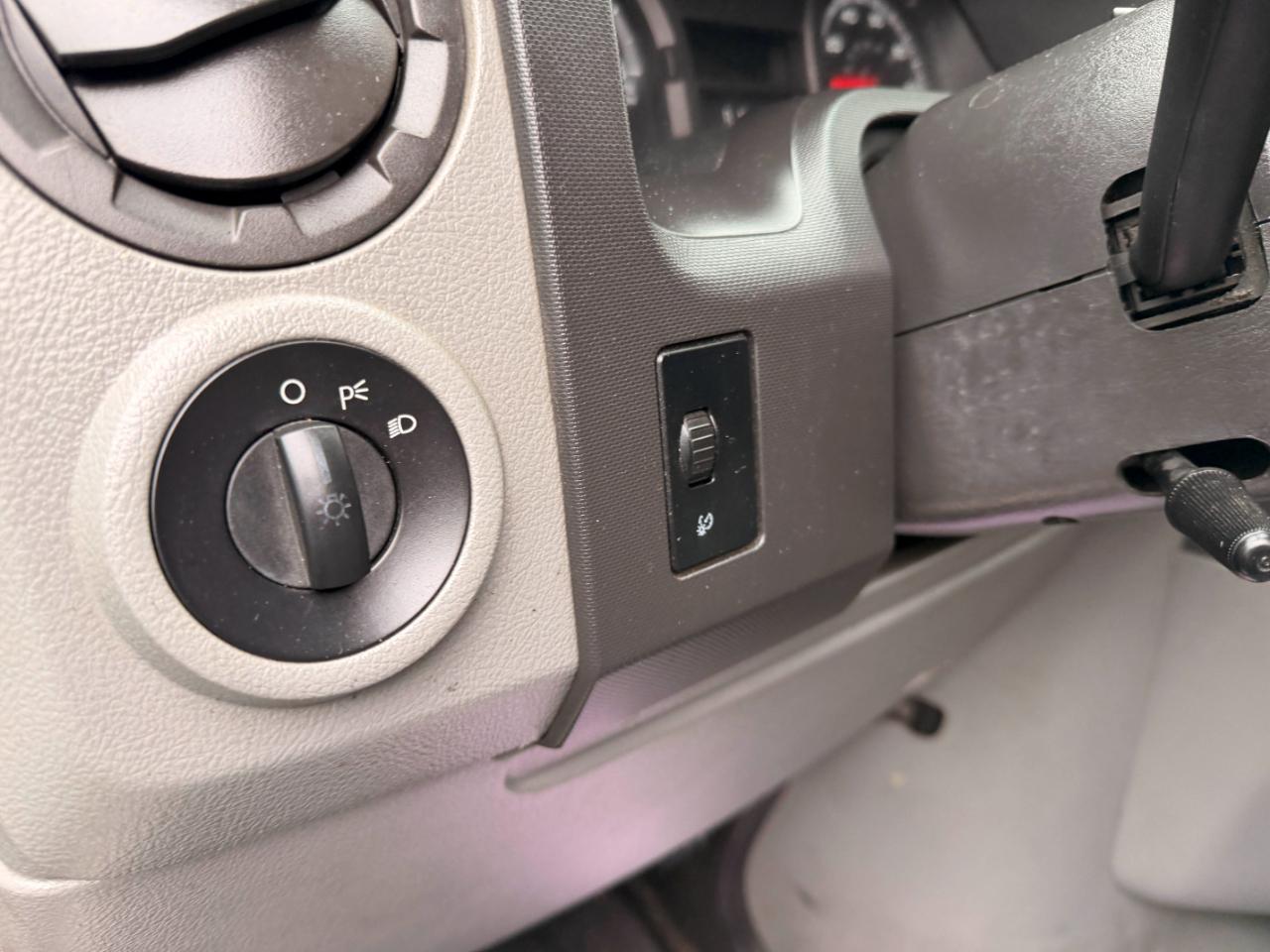 Ford Econoline E-150 2012