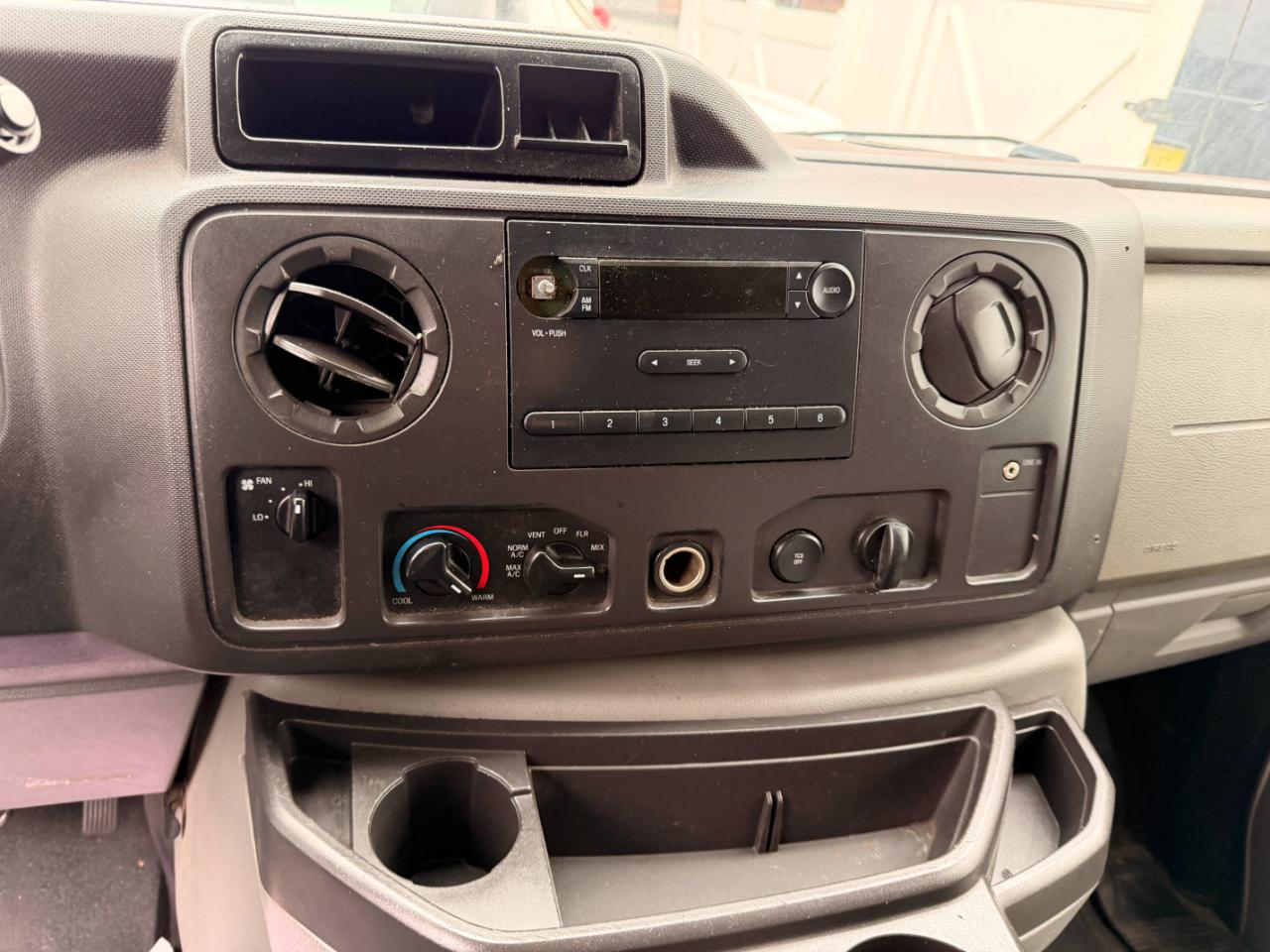 Ford Econoline E-150 2012