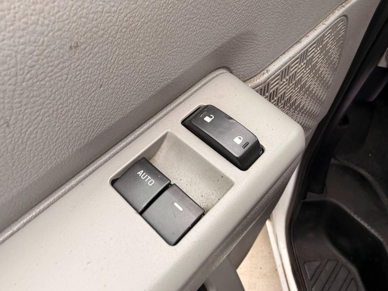 Ford Econoline E-150 2012