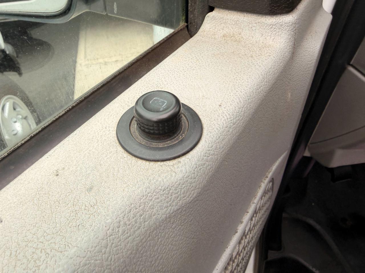 Ford Econoline E-150 2012