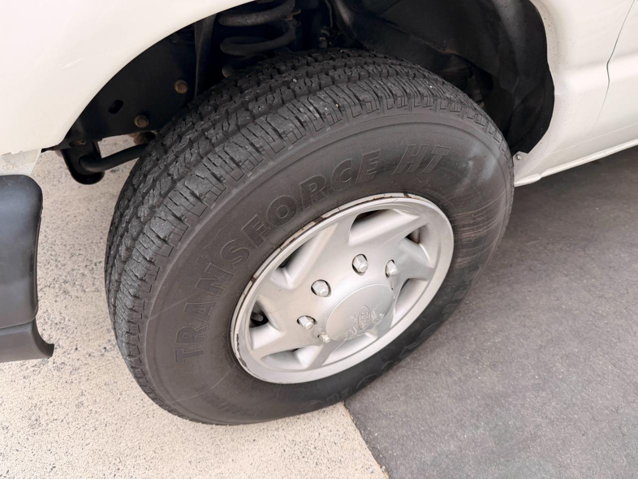 Ford Econoline E-250 2012