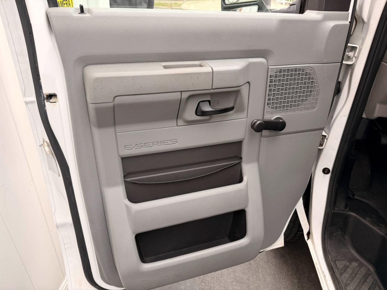 Ford Econoline E-250 2012