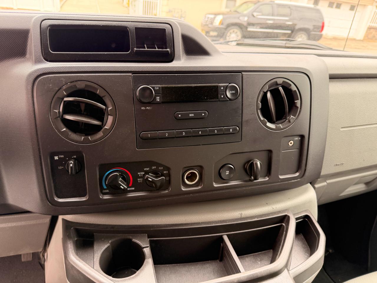 Ford Econoline E-250 2012