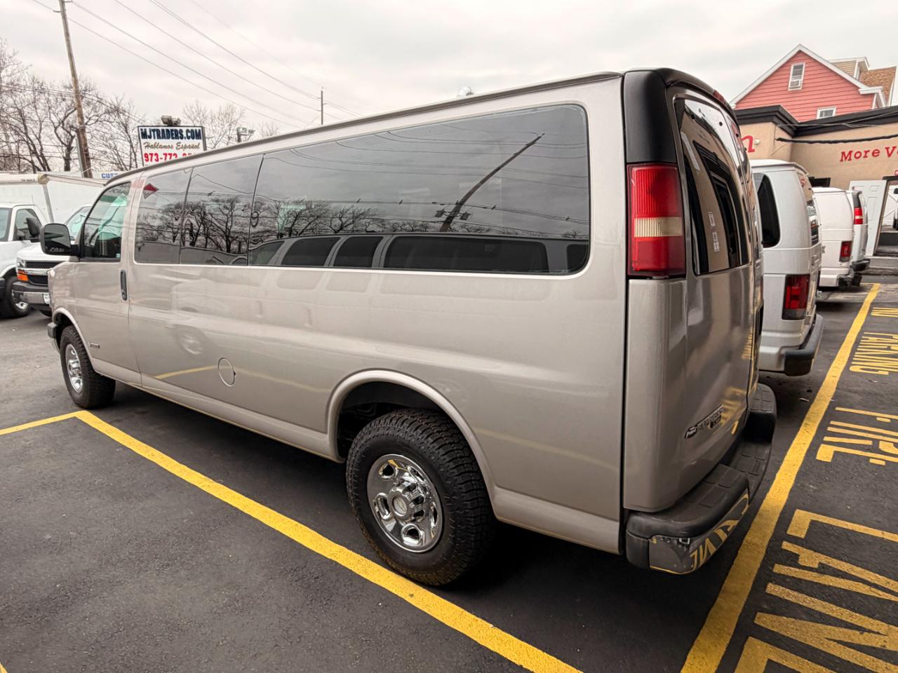 Chevrolet Express 3500 Extended 2005