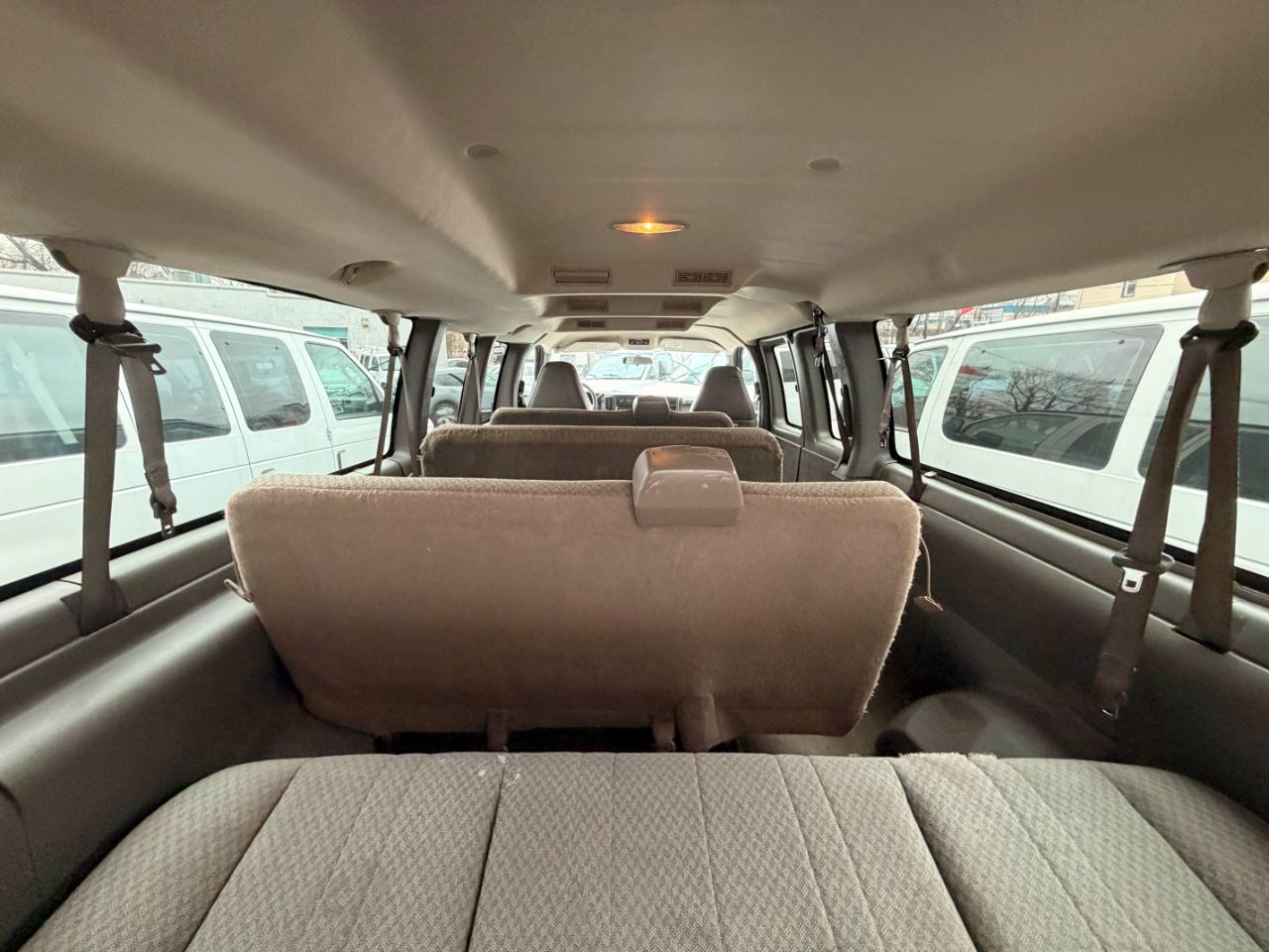 Chevrolet Express 3500 Extended 2005