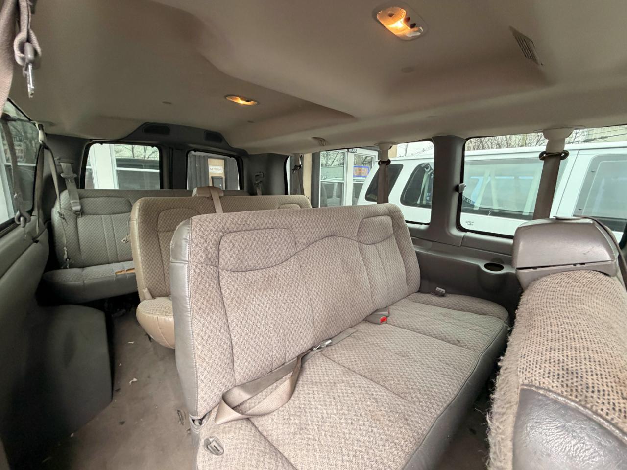 Chevrolet Express 3500 Extended 2005