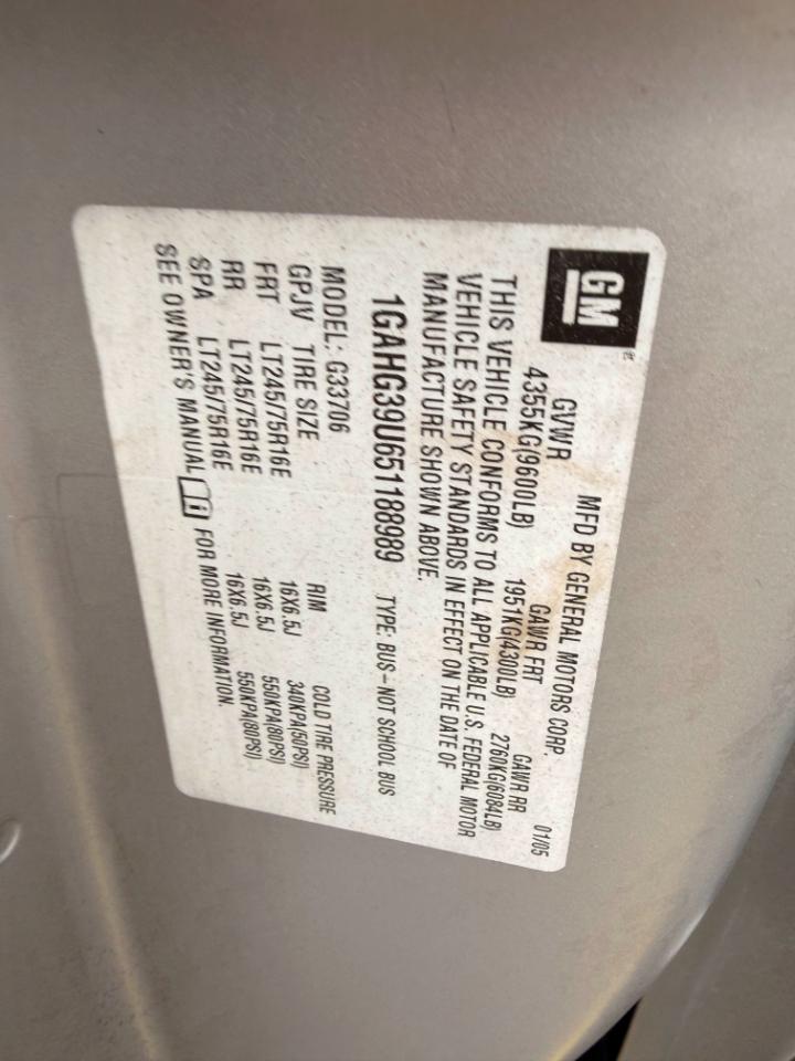 Chevrolet Express 3500 Extended 2005