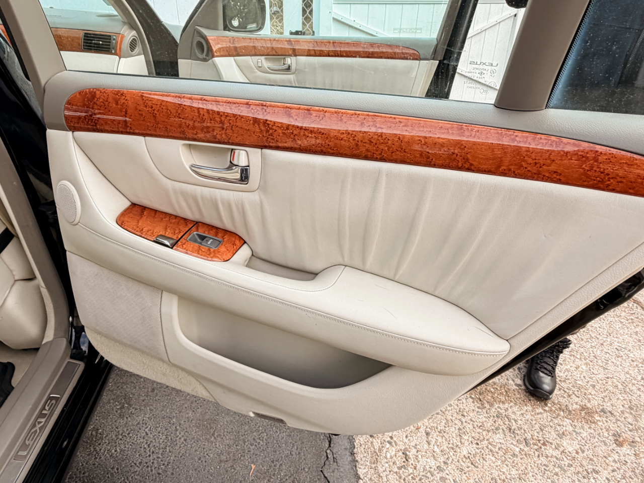 Lexus LS 430 Sedan 2004