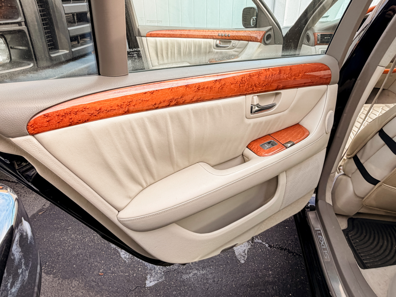 Lexus LS 430 Sedan 2004