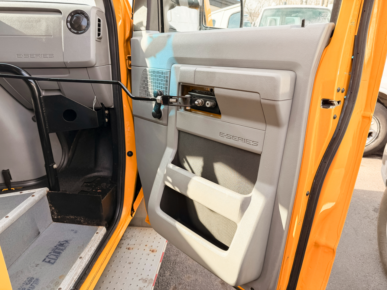 Ford Econoline E-250 2014