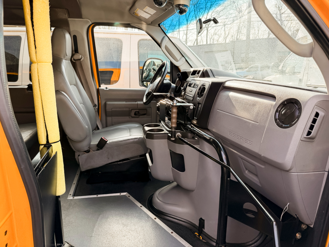 Ford Econoline E-250 2014