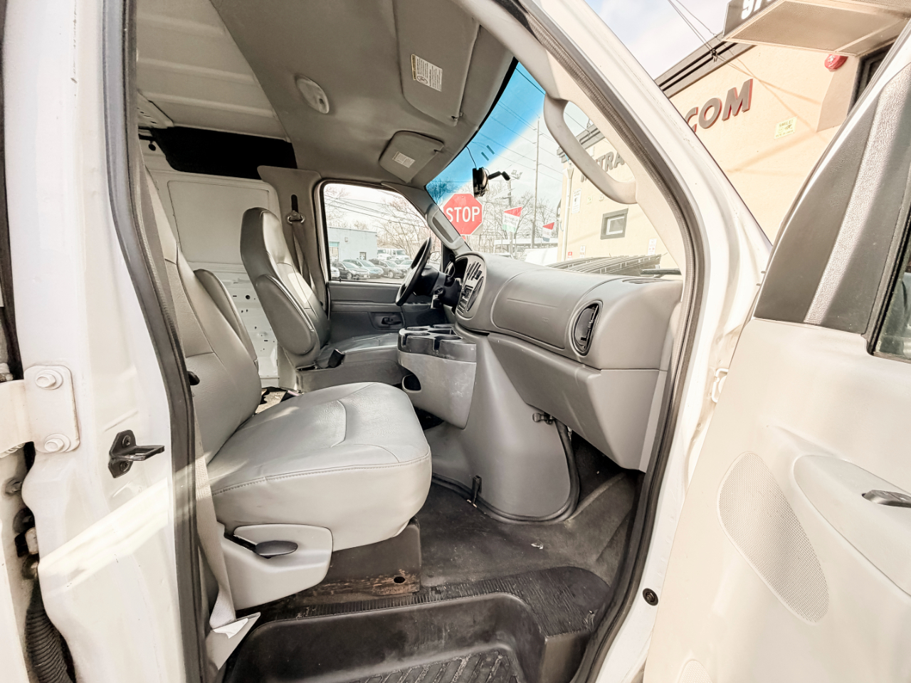 Ford Econoline E-250 2008