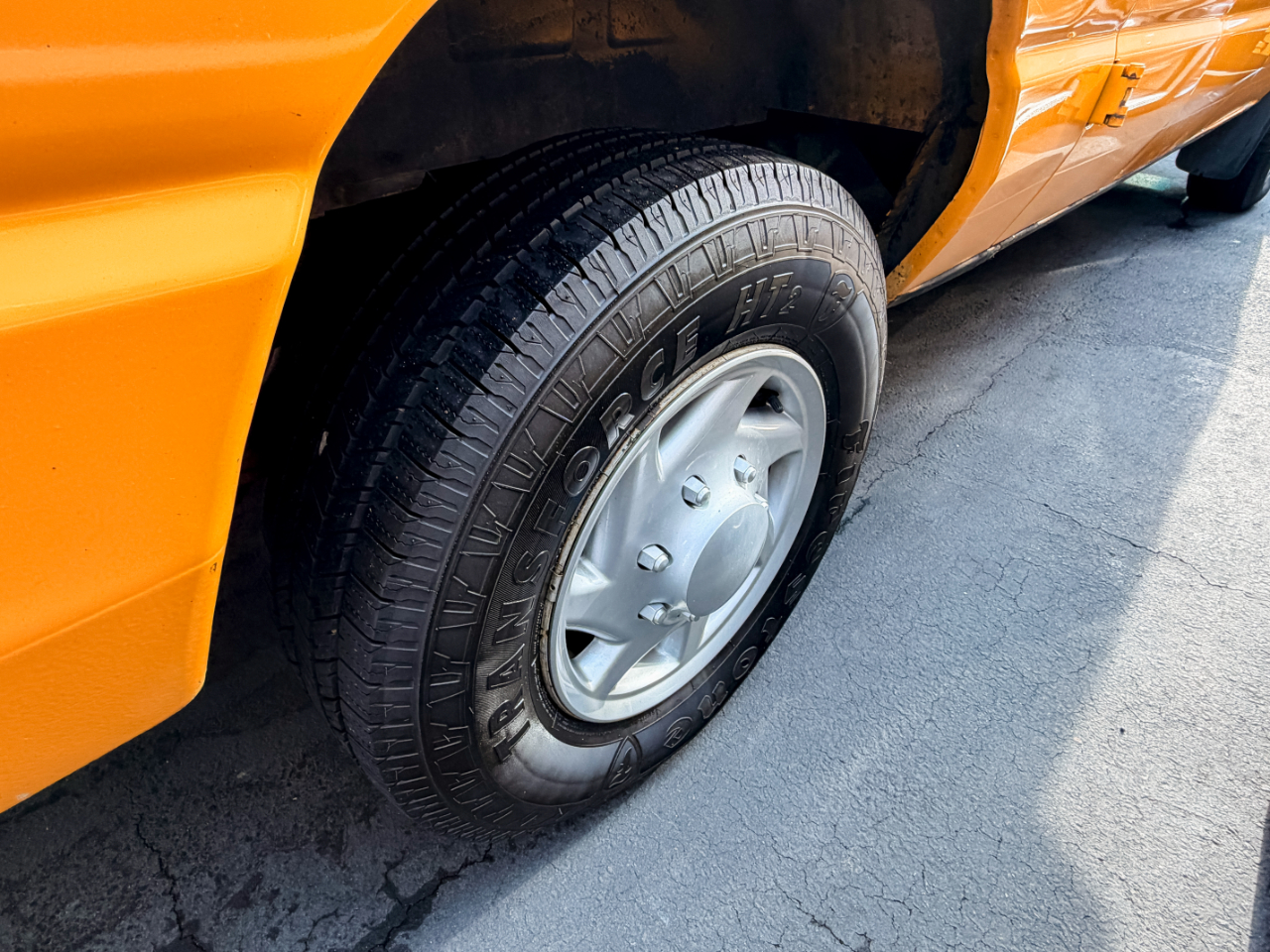 Ford Econoline E-250 2012