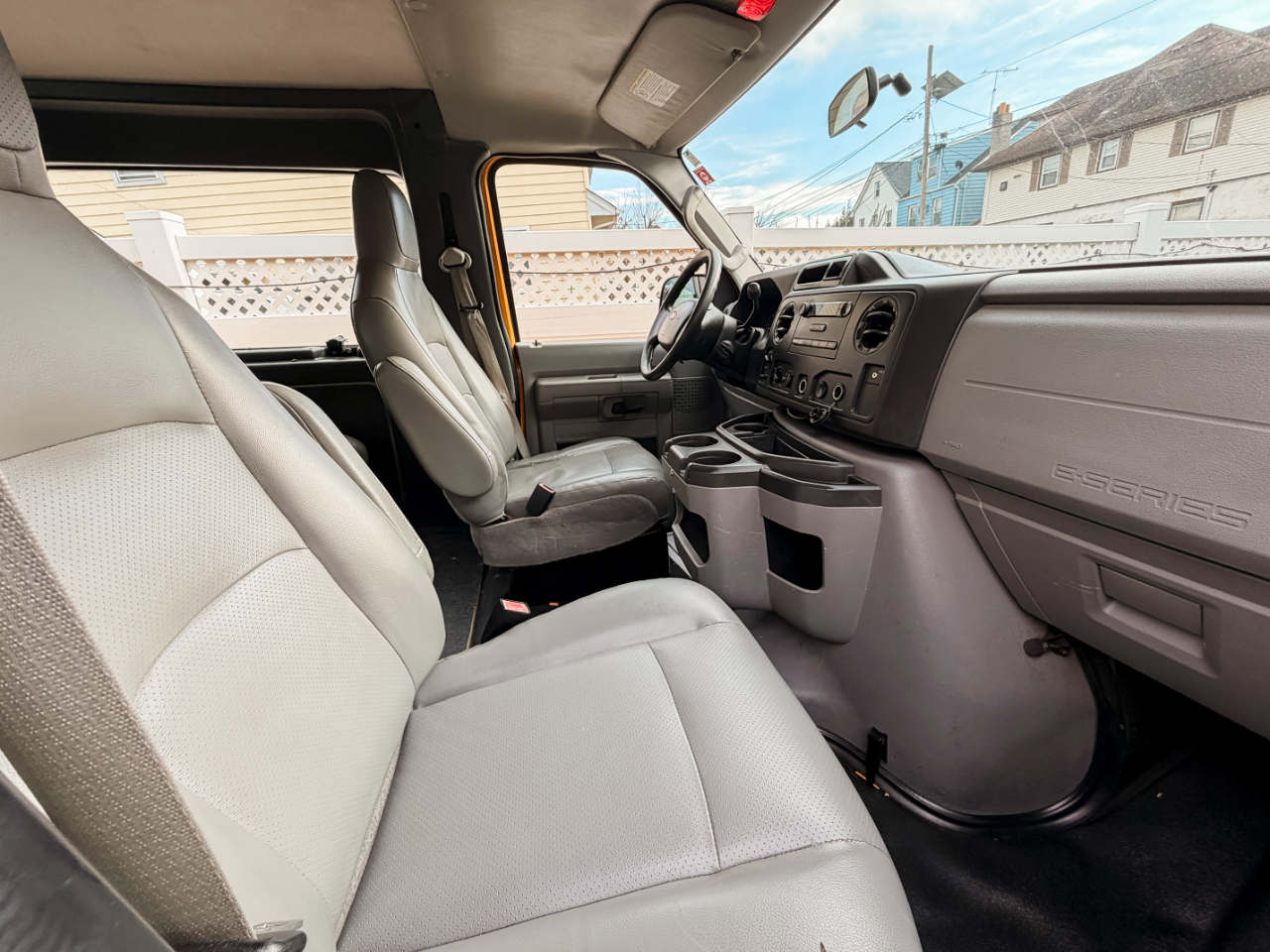 Ford Econoline E-250 2012